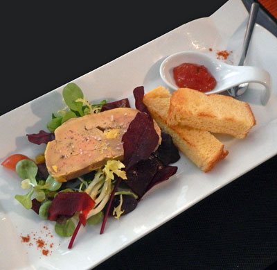 photo de saladette de foie-gras mi-cuit, compote de coing, brioche